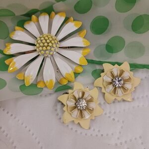 Vintage Floral Brooch TLC and Earrings Set